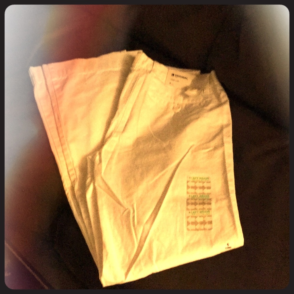 White brand new gap boot cut pants